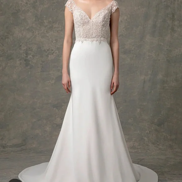 Enaura Wedding Dress - Picture 6 of 6